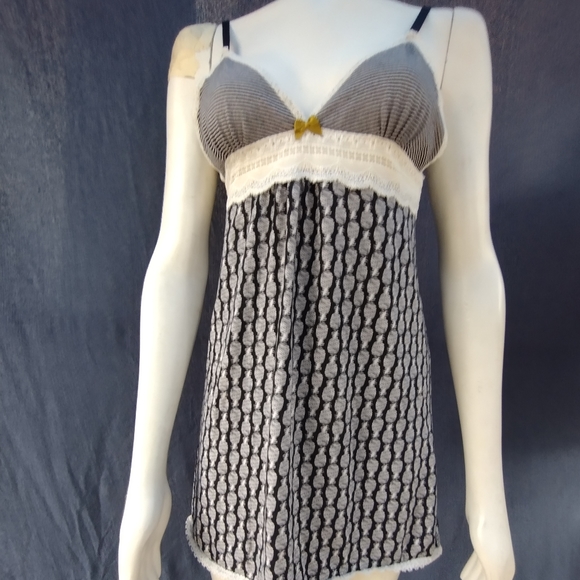 Kensie top Medium - Picture 2 of 15